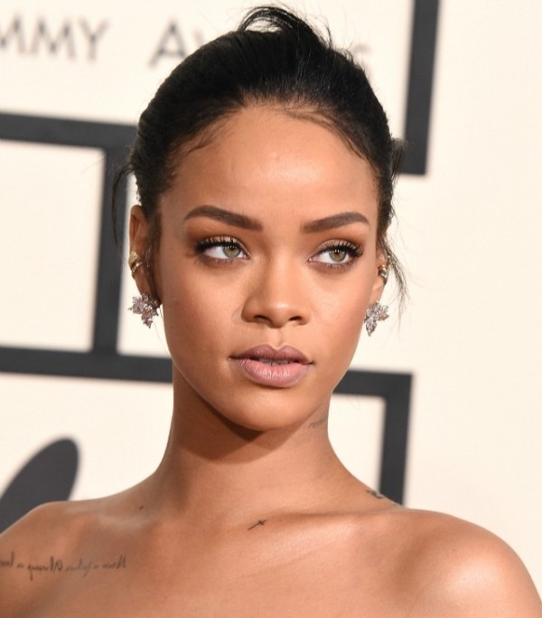 arrives at the The 57th Annual GRAMMY Awards on February 8, 2015 in Los Angeles, California.
