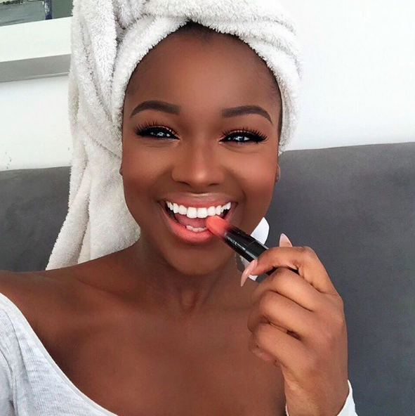 9 Soft Pink Lipsticks For Black Women With Dark Skin -7919